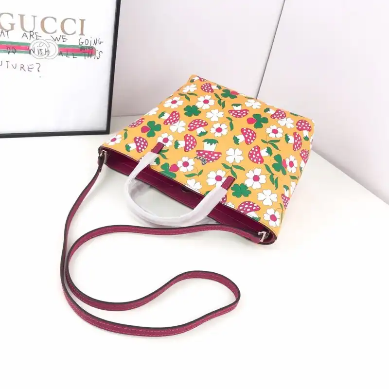 G*u*i bags 19b57g0107
