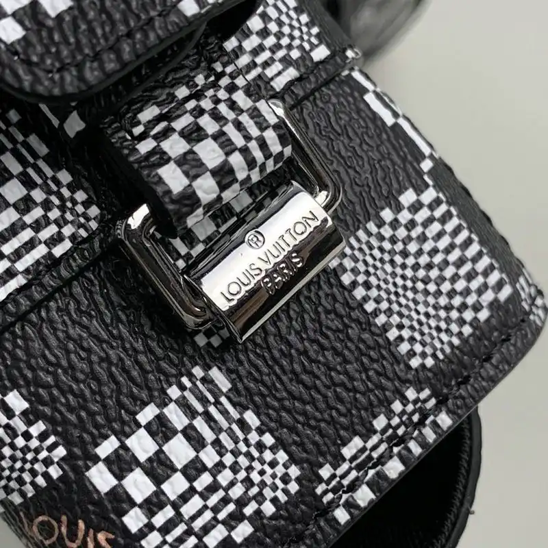 LV Bags 2010B570013