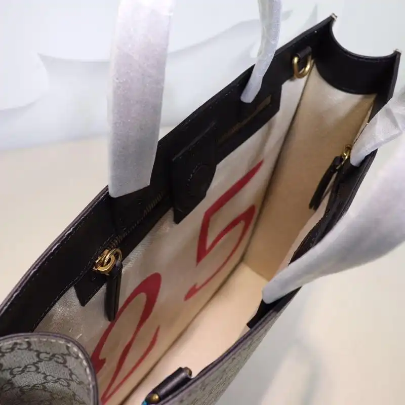 G*u*i tote bags 19gm0003