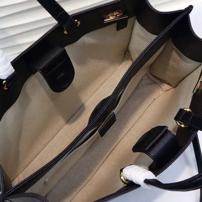 G*u*i bags 205b570048