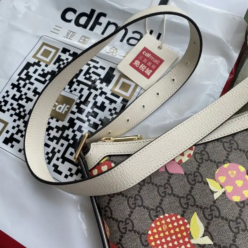 G*u*i s bags 2108ya0077