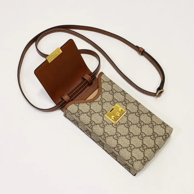 G*u*i bag 2110dj0030