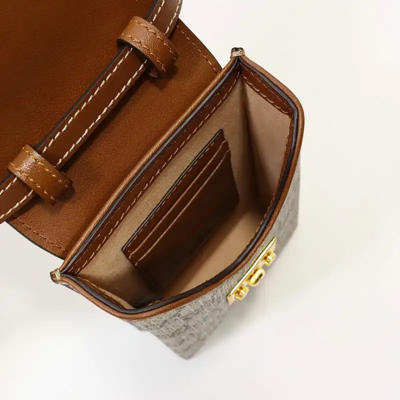 G*u*i bag 2110dj0030