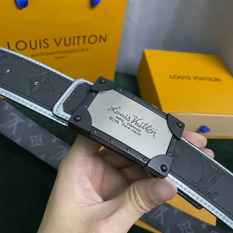 LV Belts 2204XA0035