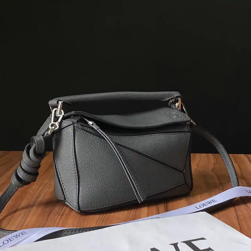 Loewe Bag 2209SW0019