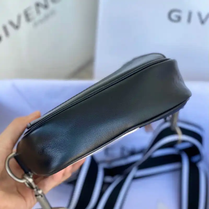 Givenchy Bag 2209SW0039