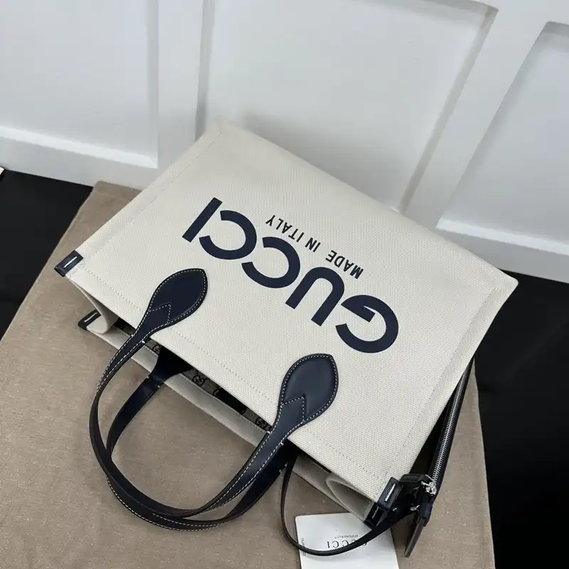 G*u*i bags 2407yz0284