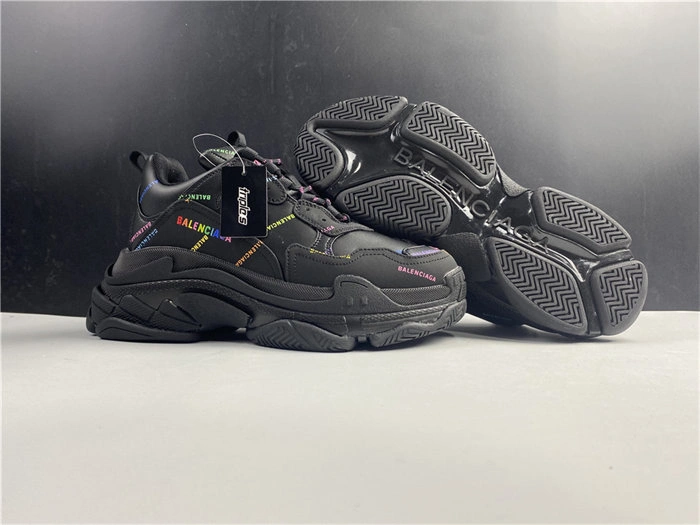 BLCG SNEAKER TRIPLE.S.524039 W2FA1 TravelReady 4504