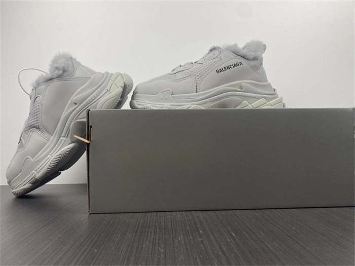 BLCG Triple S Fake Fur Grey 668563 W3CQ5 Supportive 4433