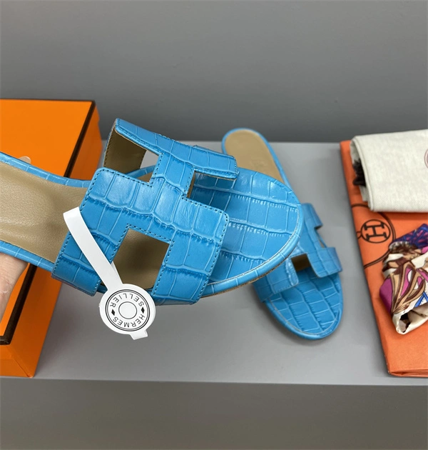 H Slipper Unisex 2365