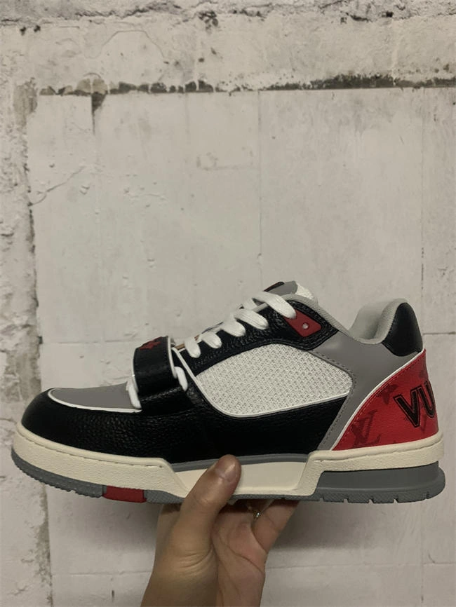 Stretchable Lv Trainer Sneaker 2046