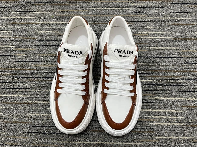 Prada Leather Sneaker Classic 3319